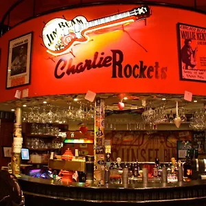  Hostel Charlie Rockets Youth